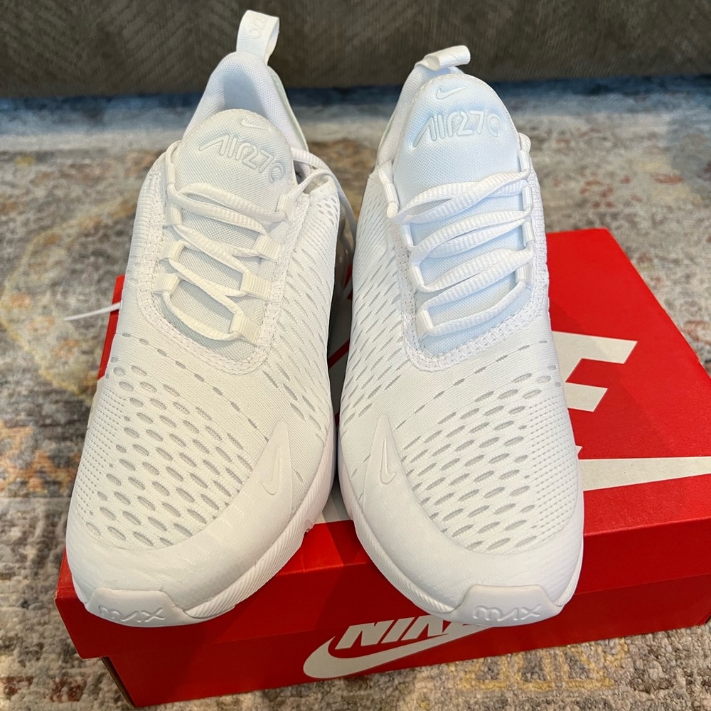 Brand new Nike Air max 270 6.5